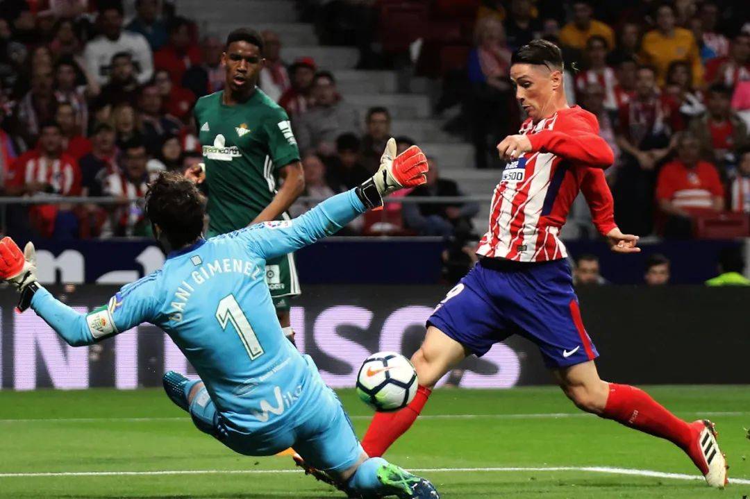 瓦伦西亚客场逼平毕尔巴鄂，保持不败记录