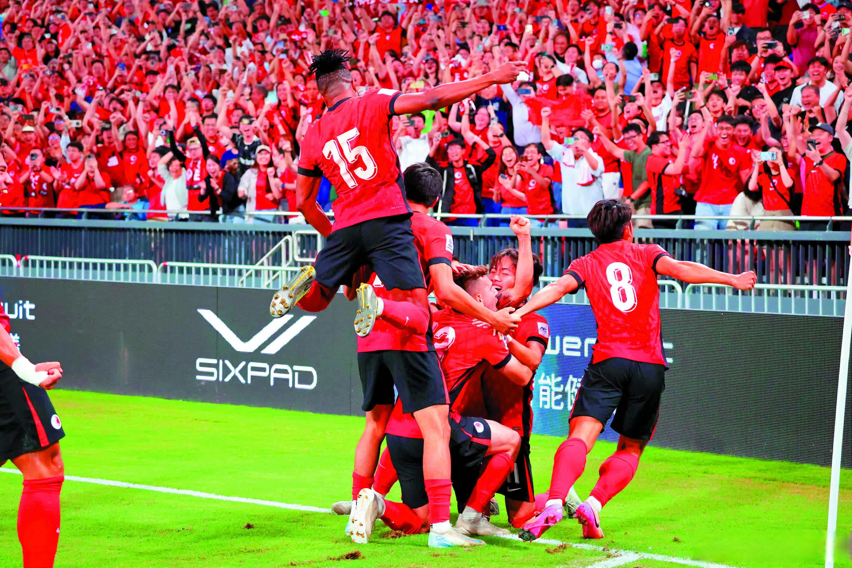 英国威廉希尔-国内足球职业联赛冠军之争延续高潮