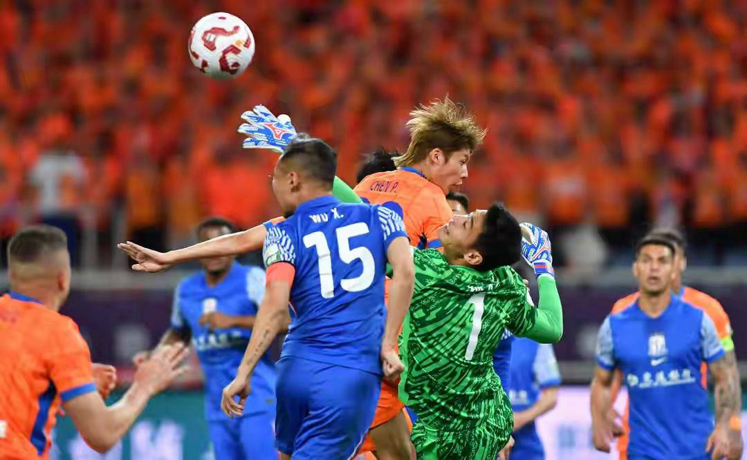 上海申花客场击败大连一方,豪取三分 上海申花客场击败大连一方,豪取三分