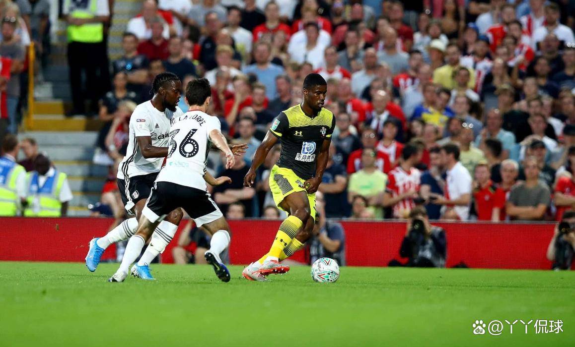 南安普顿在客场遭遇失利,实力被压制 南安普顿在客场遭遇失利,实力被压制