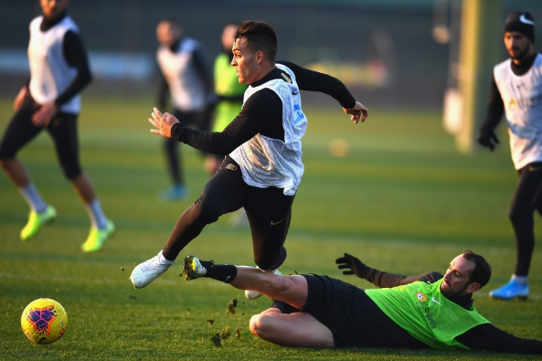 那不勒斯面临重要挑战,备战有苦思 那不勒斯面临重要挑战,备战有苦思