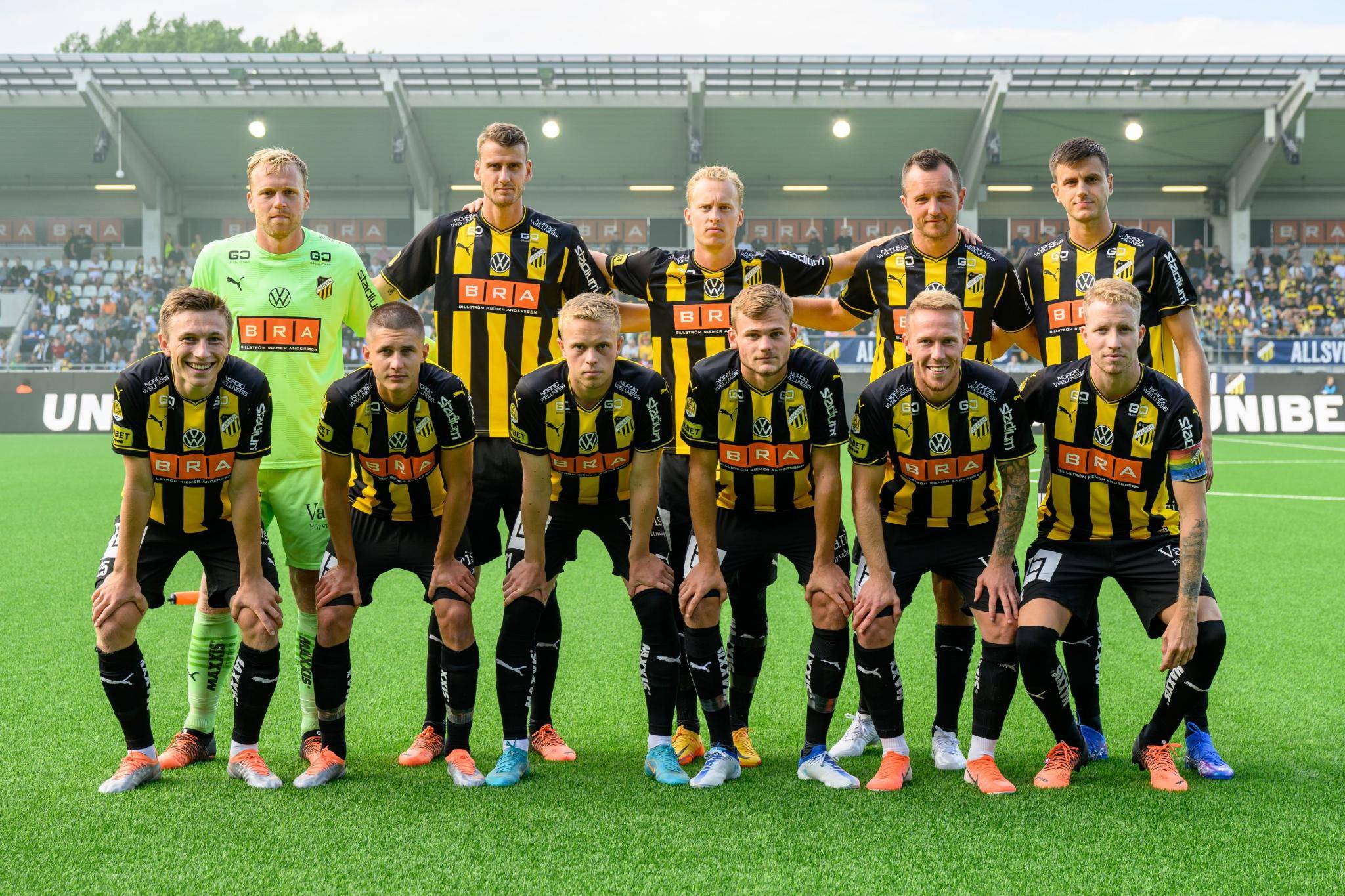 威廉希尔官网-国际足球比赛中球员身心全力以赴