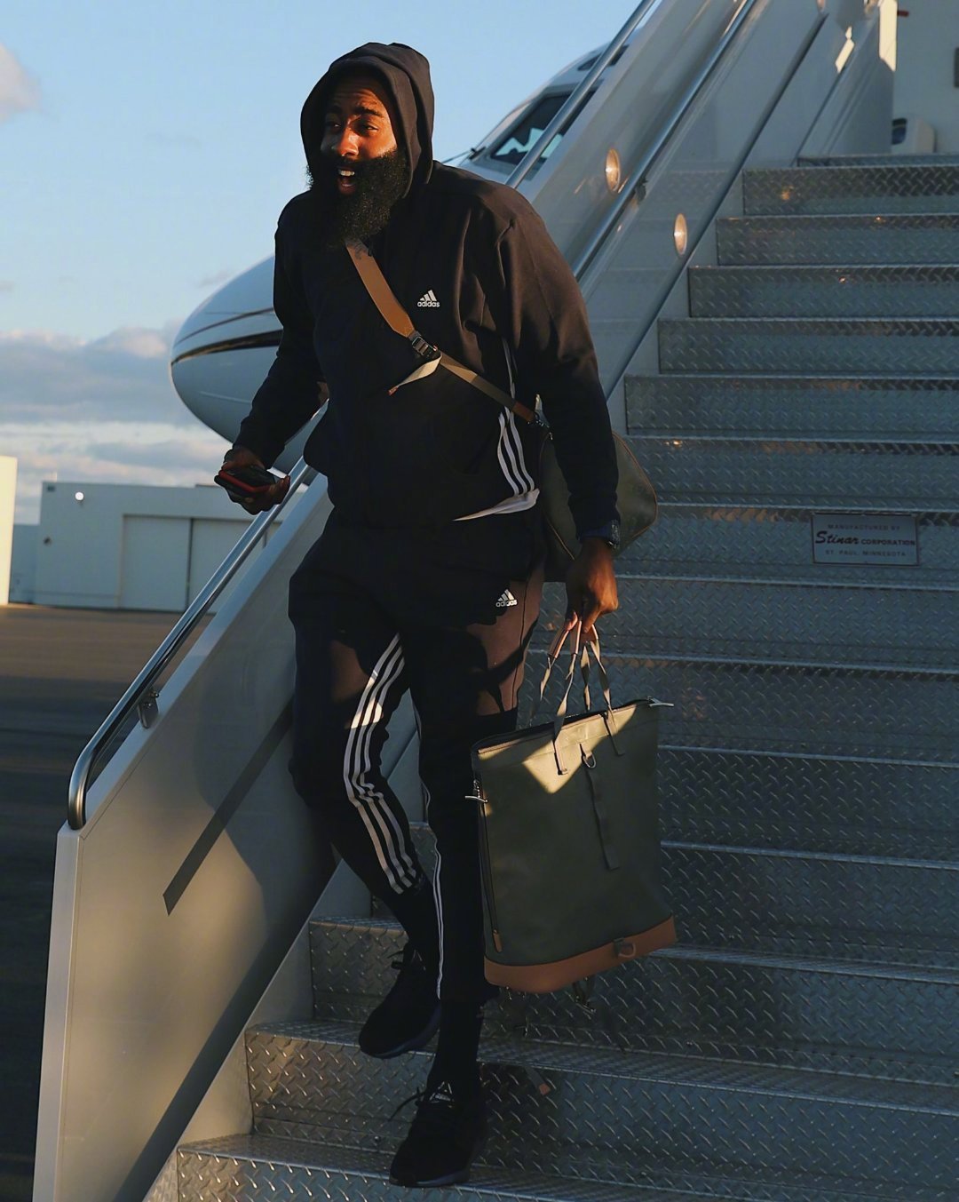 英国威廉希尔-黑暗时刻即将到来！黄蜂将对阵魔术