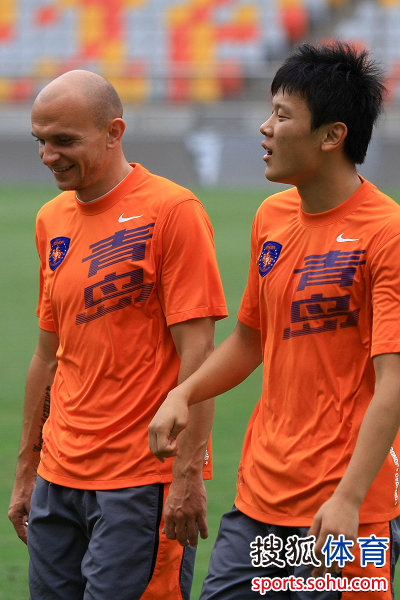 小牛队客场小胜,积极备战下一场比赛 小牛队客场小胜,积极备战下一场比赛