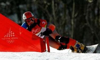 瑞士选手在田径比赛中夺得银牌 瑞士选手在田径比赛中夺得银牌