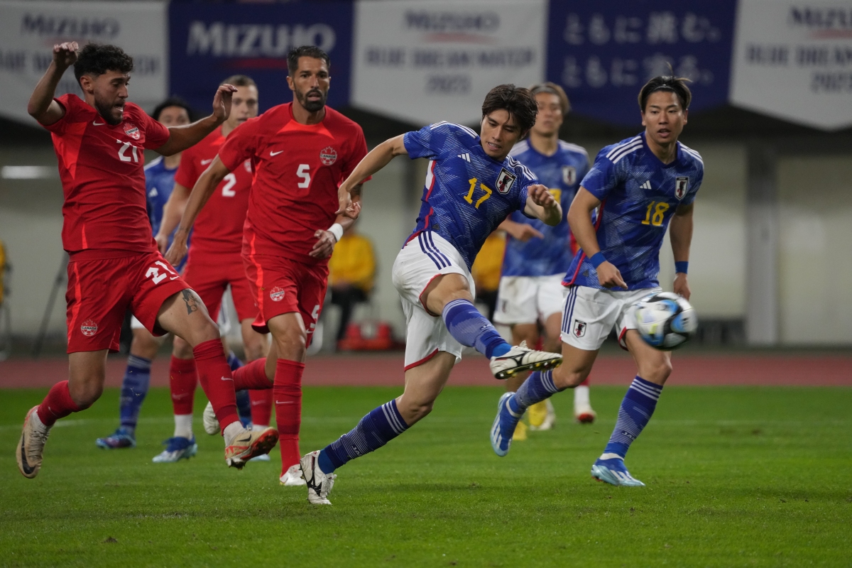 英国威廉希尔-足球联赛各队实力展现，角逐上演悬念连连