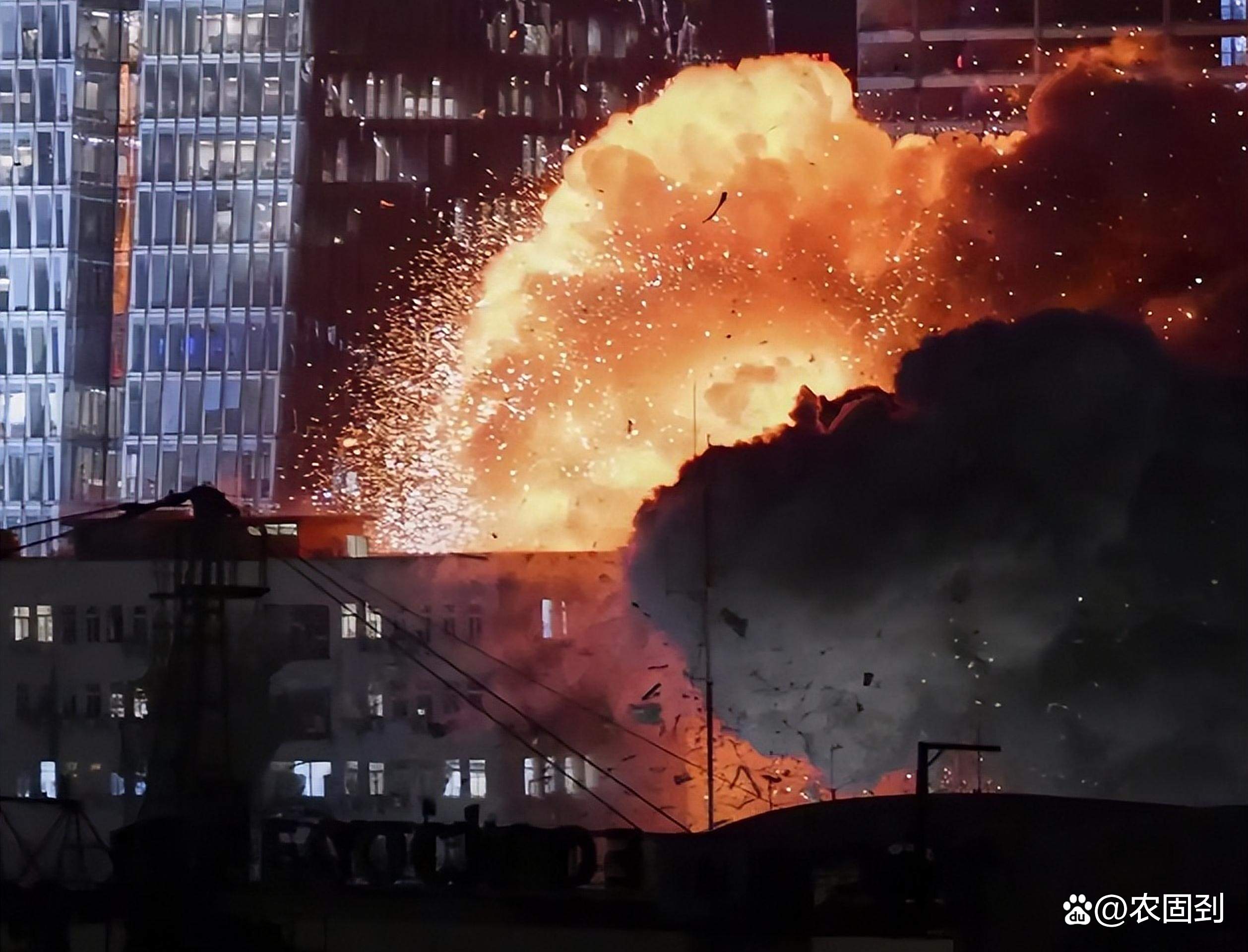 英国威廉希尔-伊朗篮球联赛战火升腾，激情洋溢