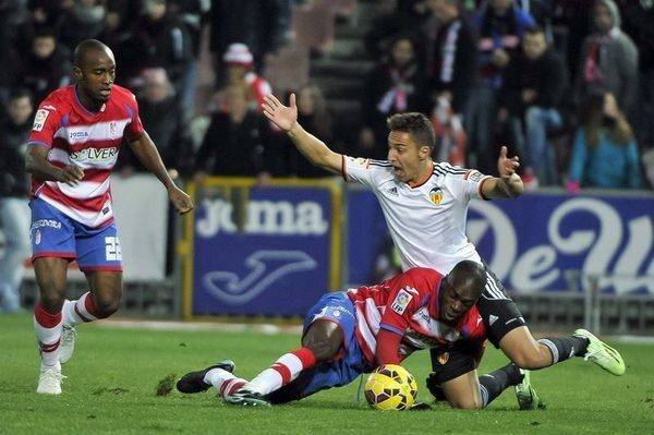 格拉纳达主场大胜埃瓦尔,取得重要三分 格拉纳达主场大胜埃瓦尔,取得重要三分