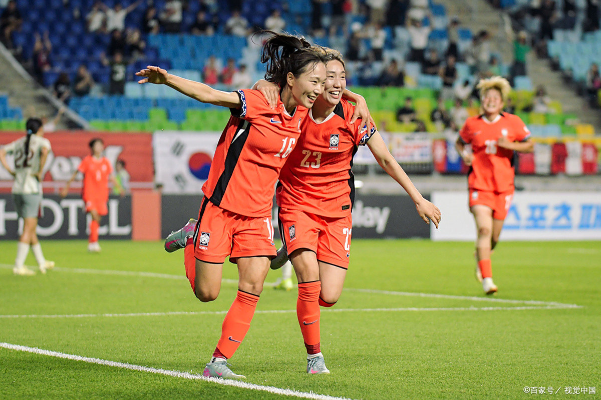 英国威廉希尔-比赛进行中：女足队伍奇招连连展现