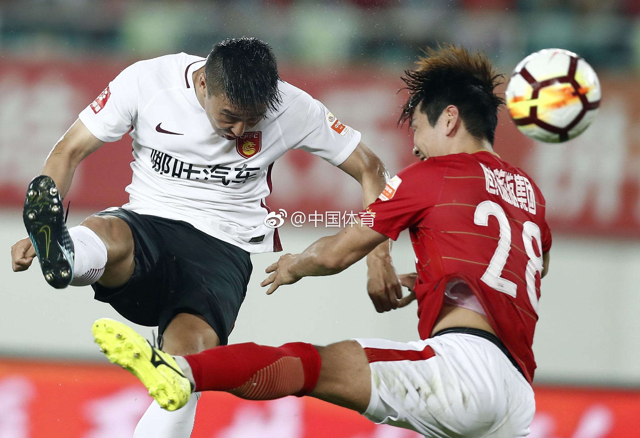 英国威廉希尔-华夏幸福客场战平重庆，互有进退