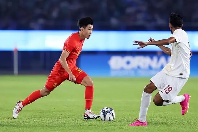 英国威廉希尔-逆袭之战，比赛中一队良好的合作精神带来胜利