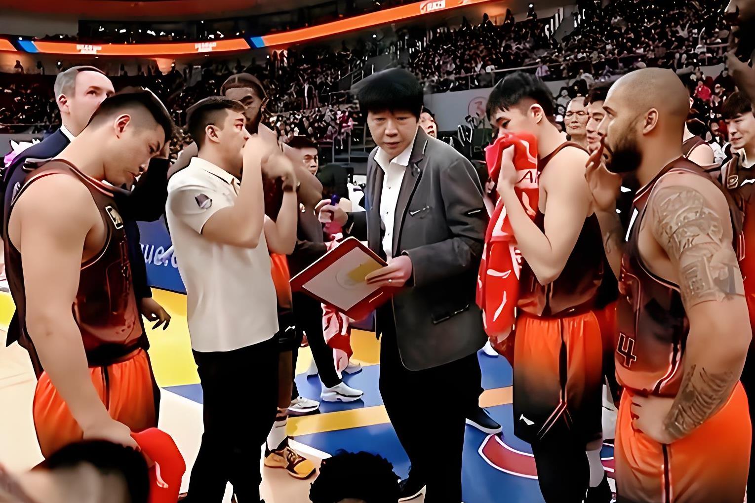 省城德比再度上演,山东男篮对决浙江男篮 省城德比再度上演,山东男篮对决浙江男篮