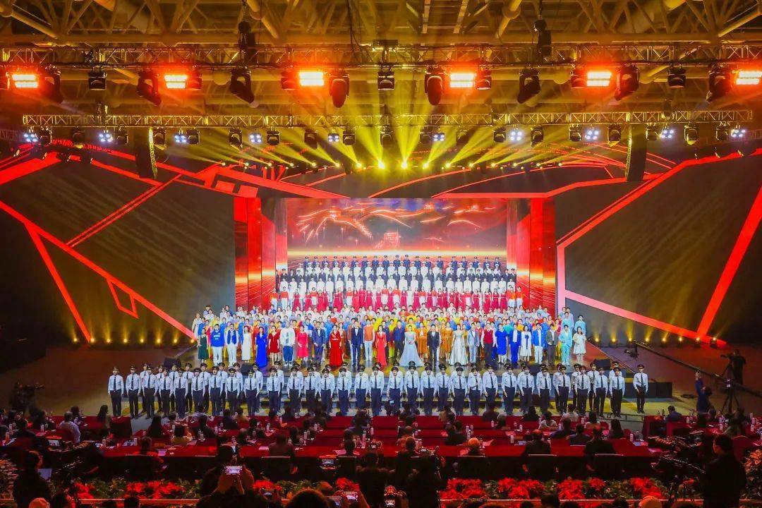 牵动心弦,感人瞬间,铸就辉煌传奇 牵动心弦,感人瞬间,铸就辉煌传奇