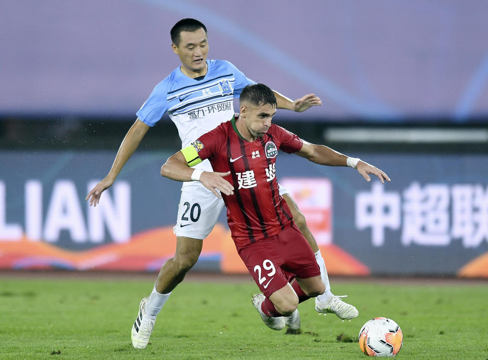 富力主场战平建业,争冠形势岌岌可危 富力主场战平建业,争冠形势岌岌可危