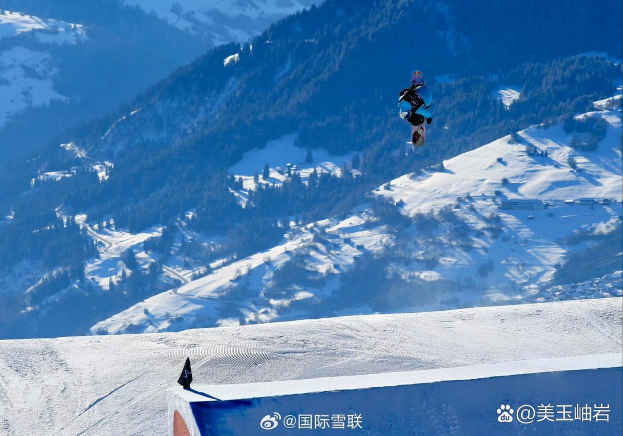 瑞士男子滑雪选手风雨无阻，实现零失误