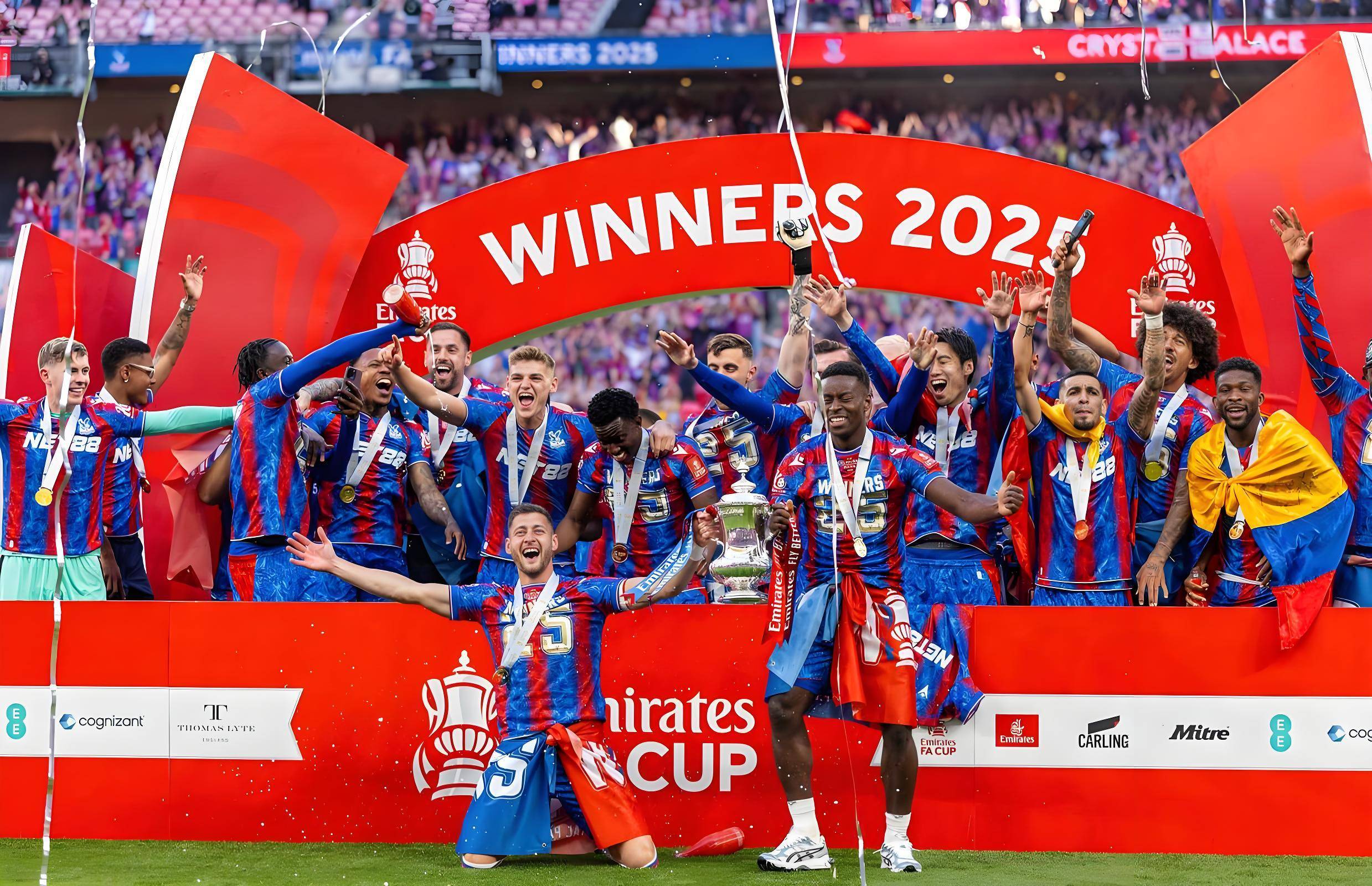 英国威廉希尔-水晶宫主场净胜利，领先对手一步突围