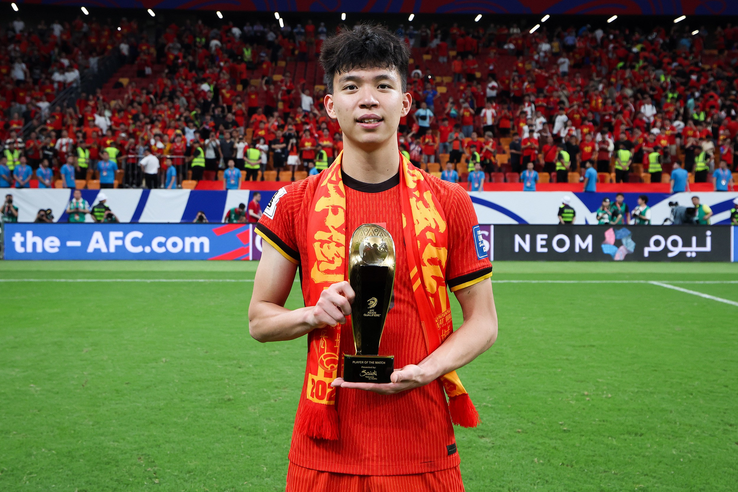 新晋球员大放异彩,助球队惊险晋级 新晋球员大放异彩,助球队惊险晋级