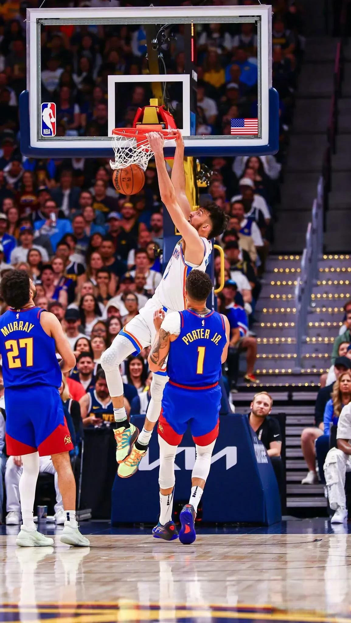 英国威廉希尔-俄克拉何马城雷霆后卫狂扣，逆袭胜出