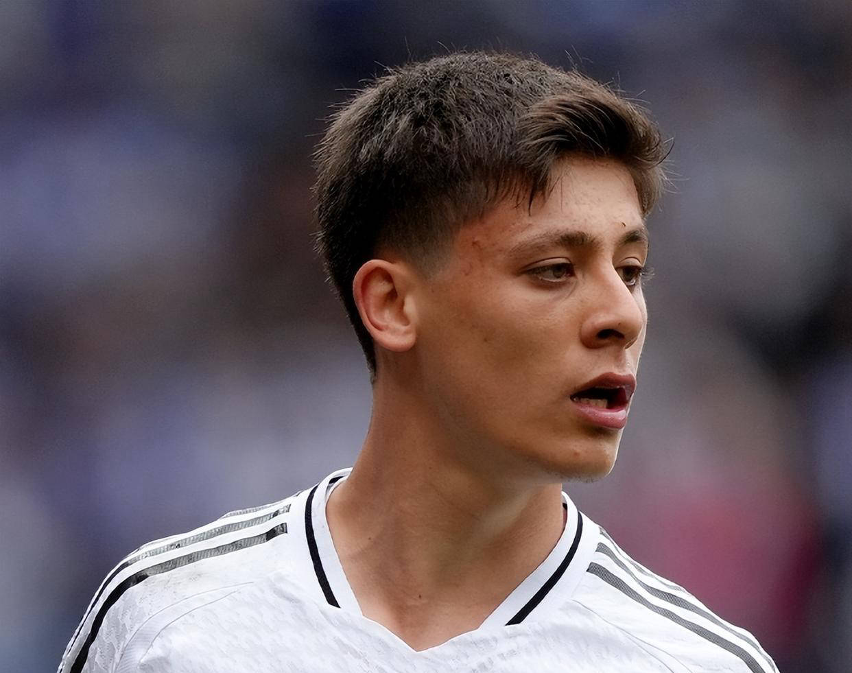 阿森纳年轻球员崭露头角,表现出色 阿森纳年轻球员崭露头角,表现出色