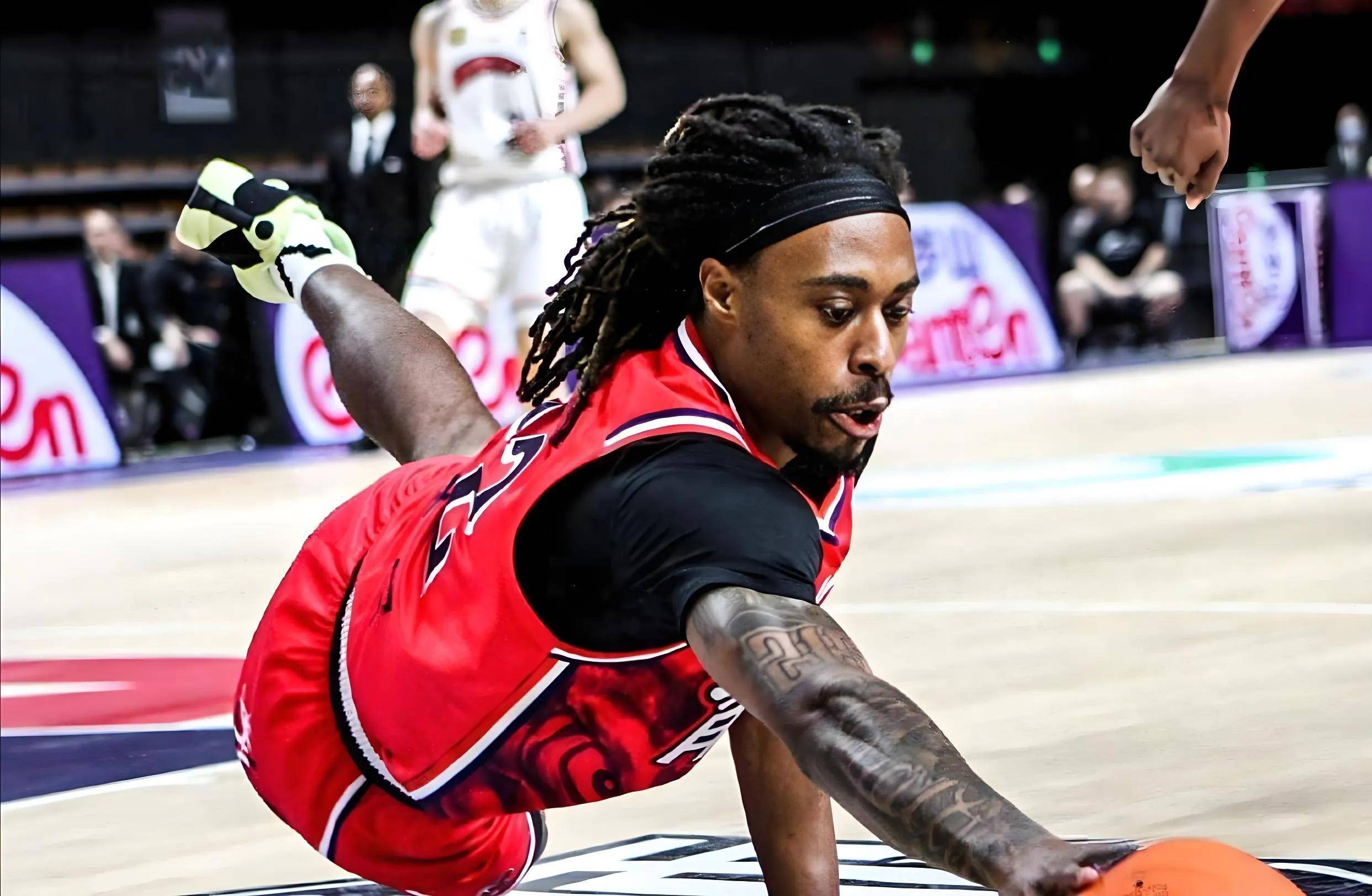 英国威廉希尔-外援球员在比赛中展现统治力,助球队获胜