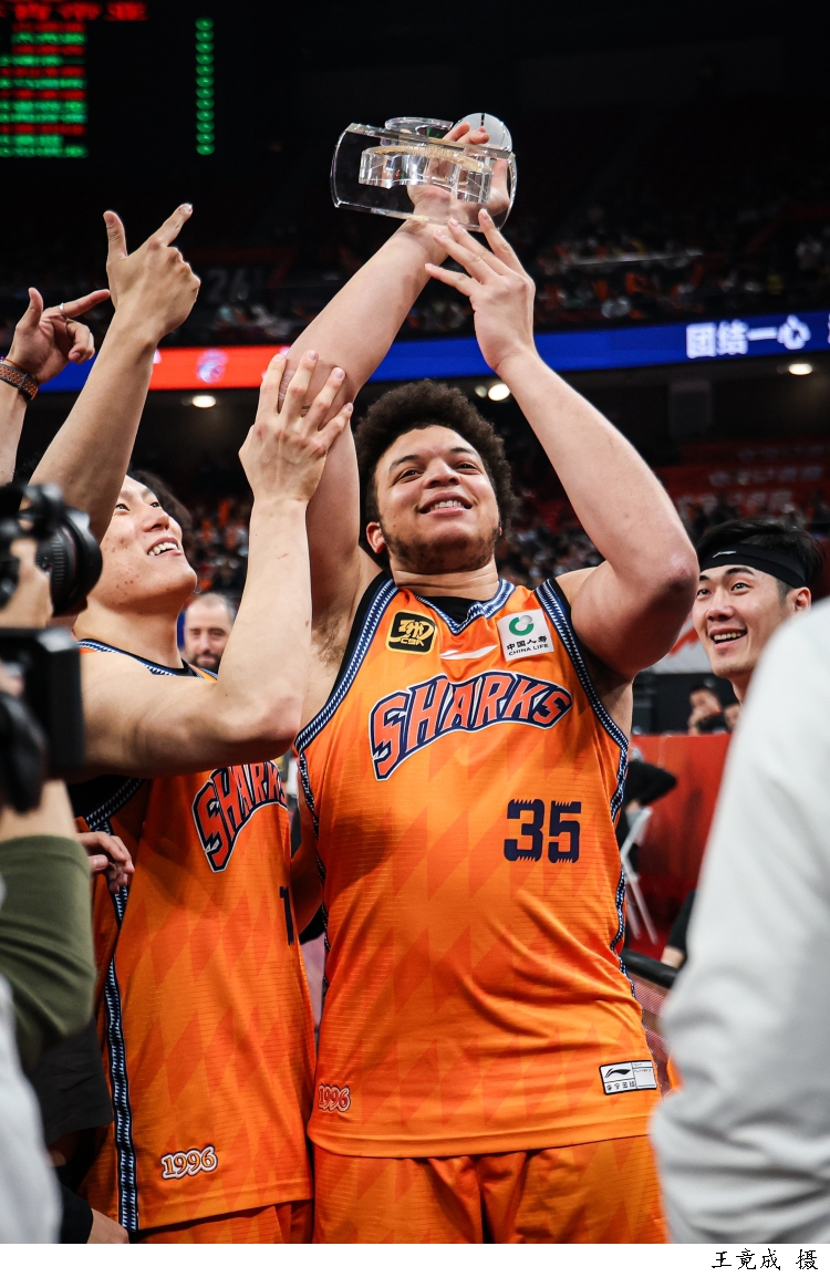 威廉希尔官网-连胜可期!球队气势如虹扬英姿