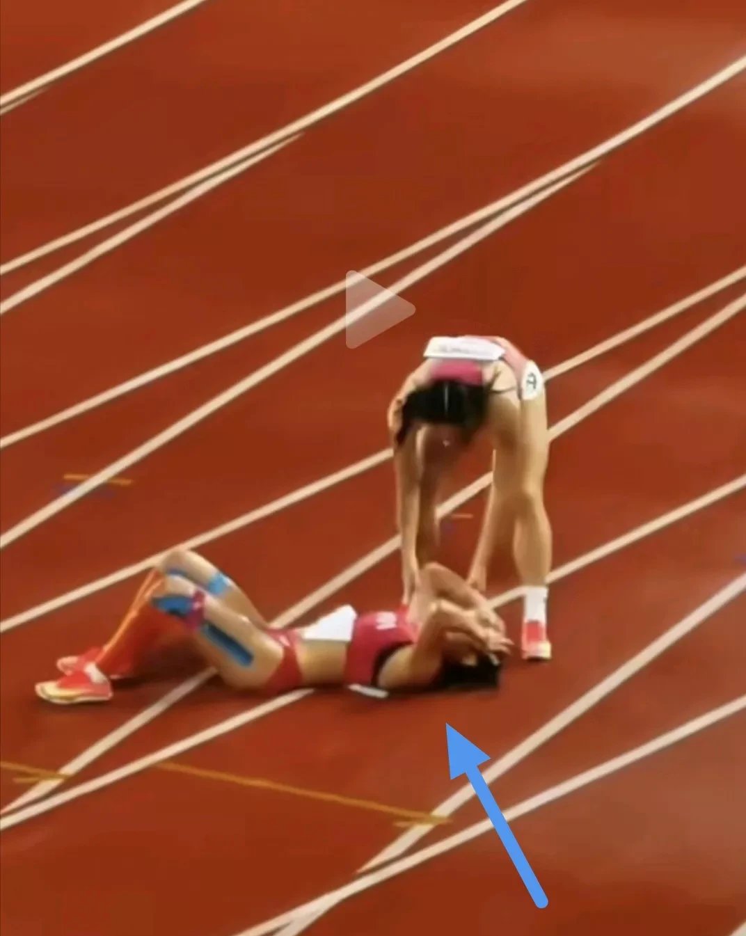 田径运动员刷新纪录,速度惊呆全场观众 田径运动员刷新纪录,速度惊呆全场观众