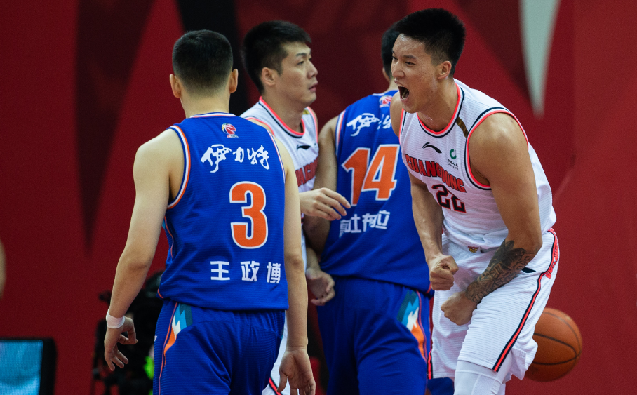 贵州男篮全队合力拼搏,外援发挥稳定 贵州男篮全队合力拼搏,外援发挥稳定