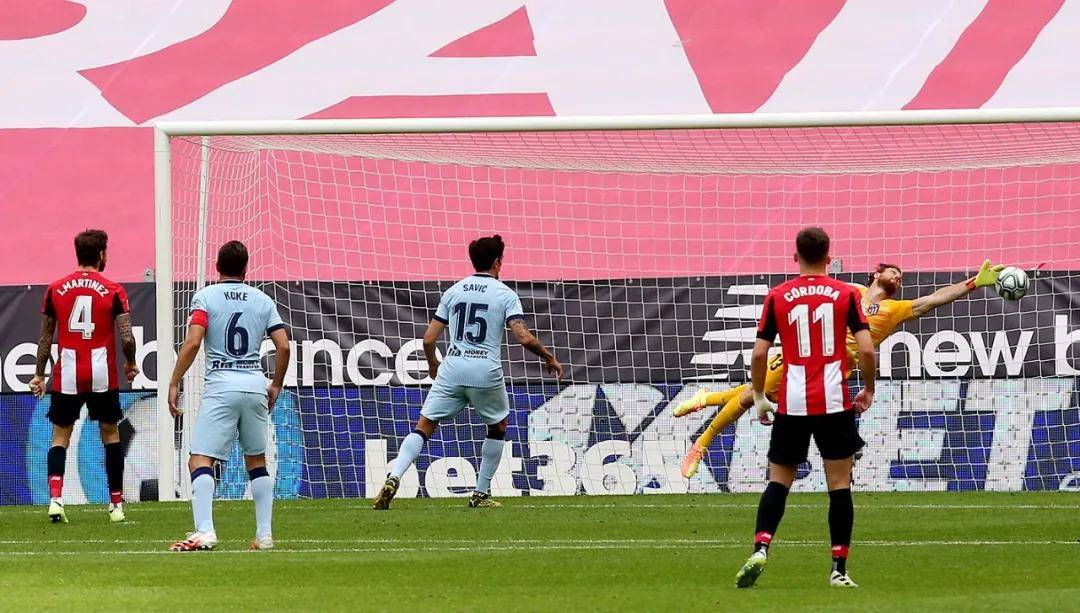 多特蒙德有意收购那不勒斯中场，引发转会传闻